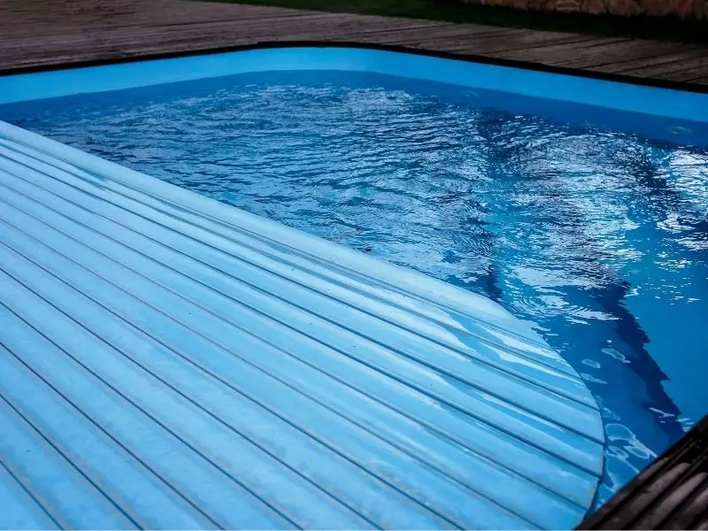 picture of half closed pool cover